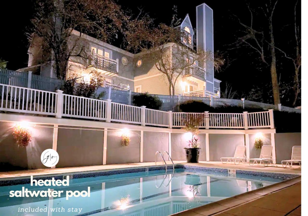 Getaway Villa- 3 Mins To Mohegan- Fully Stocked With Two Full Beds & Fireplace- Jacuzzi, Saltwater Pools, Sauna Norwich Exteriör bild